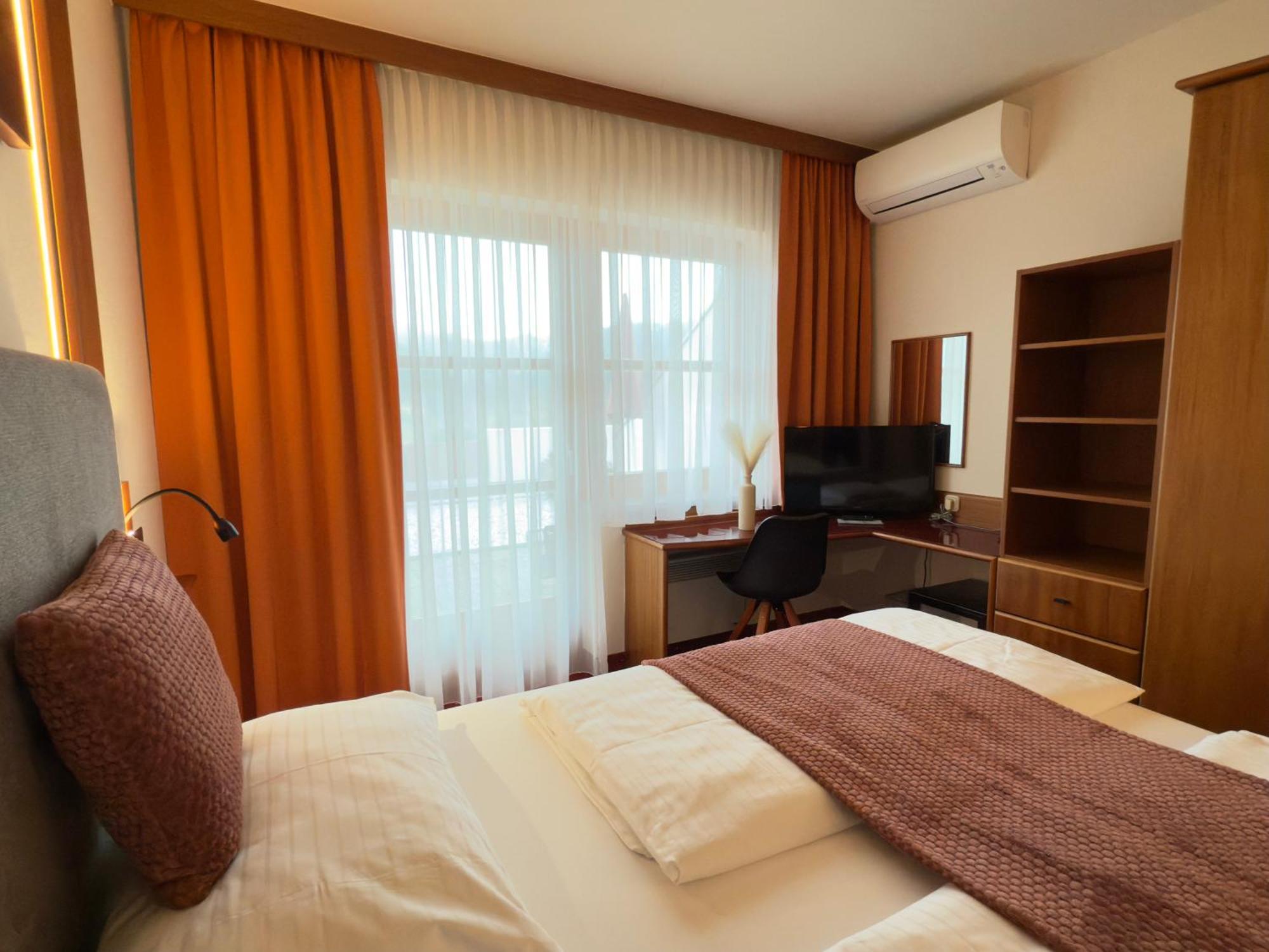 Vitalhotel Krainz Лойперсдорф-бай-Фюрстенфельд Экстерьер фото