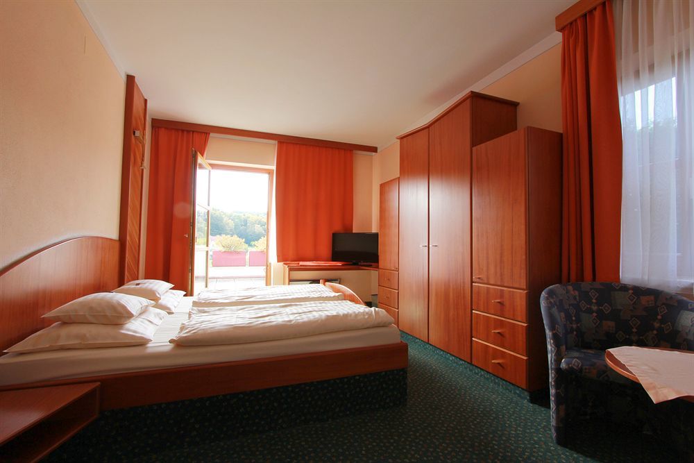 Vitalhotel Krainz Лойперсдорф-бай-Фюрстенфельд Экстерьер фото